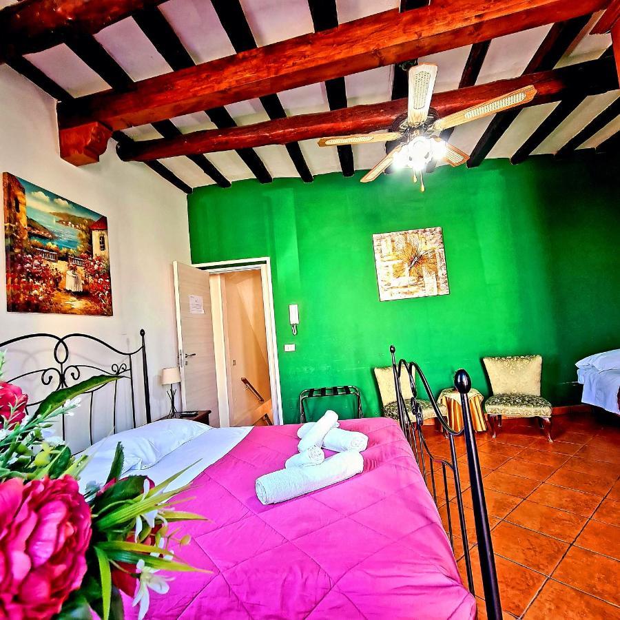 Due Passi Dal Centro Bed and Breakfast Marsala Kamer foto
